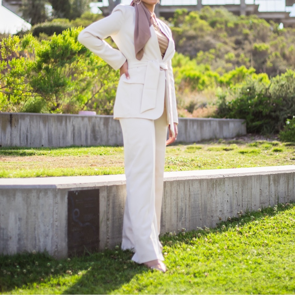 Boohoo Elegant Cream Women's Suit Set